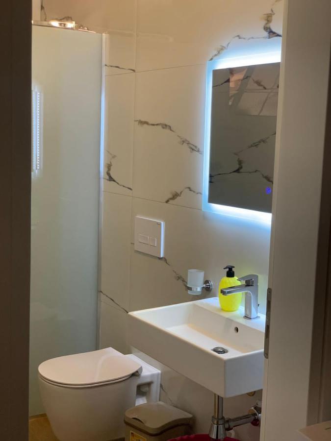 Amazing Familiar Apartments And Rooms Sarandë Exterior foto