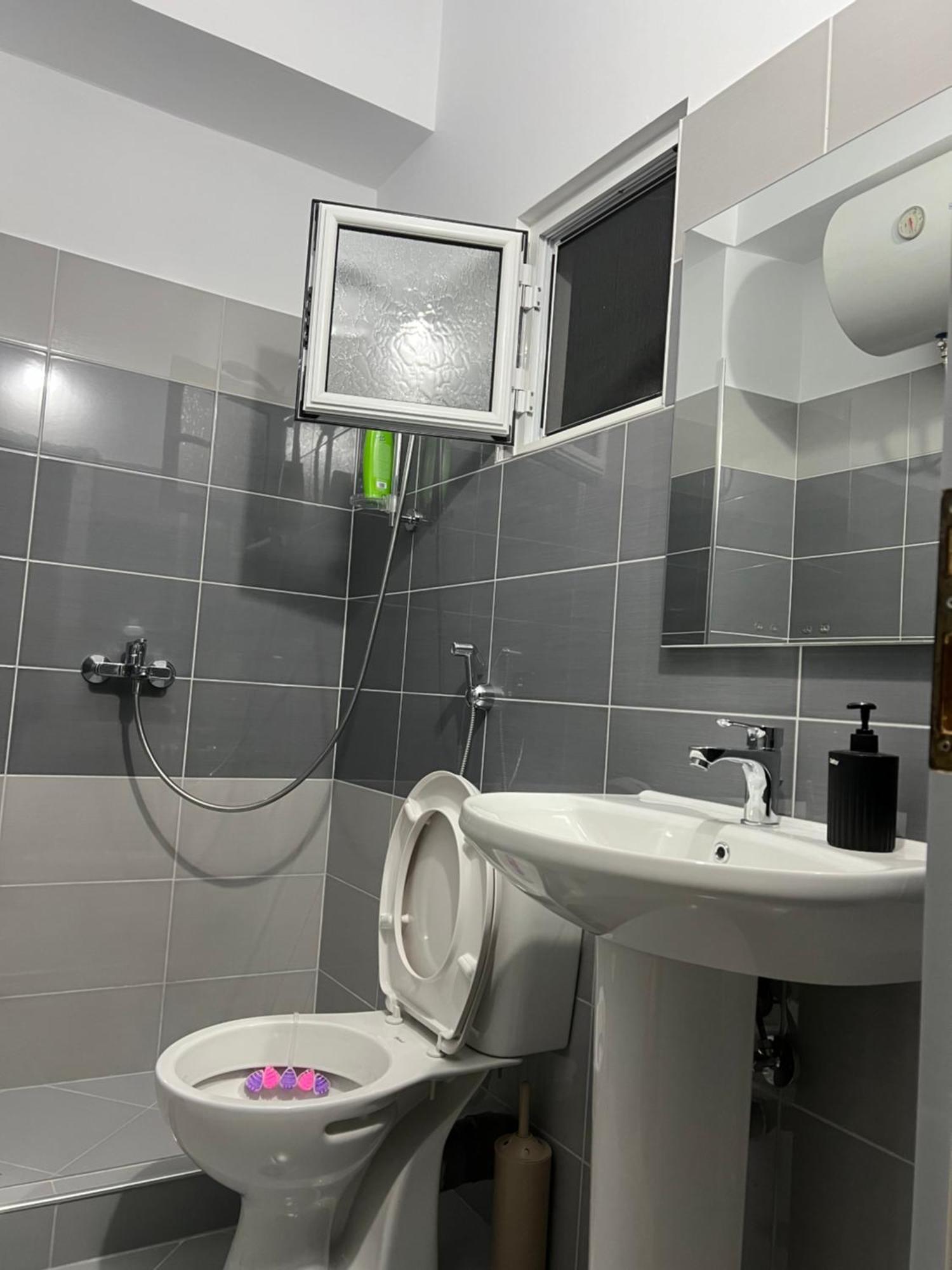 Amazing Familiar Apartments And Rooms Sarandë Exterior foto